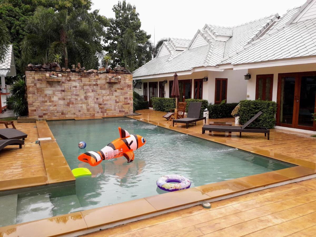 Rungnara Pool Villa San Sai Екстер'єр фото